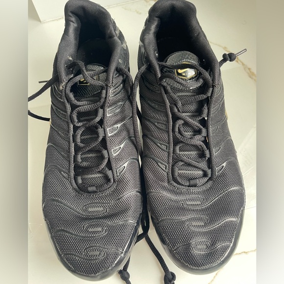 Nike Air Max Plus TN Black Metallic Gold sneakers - Picture 4 of 6